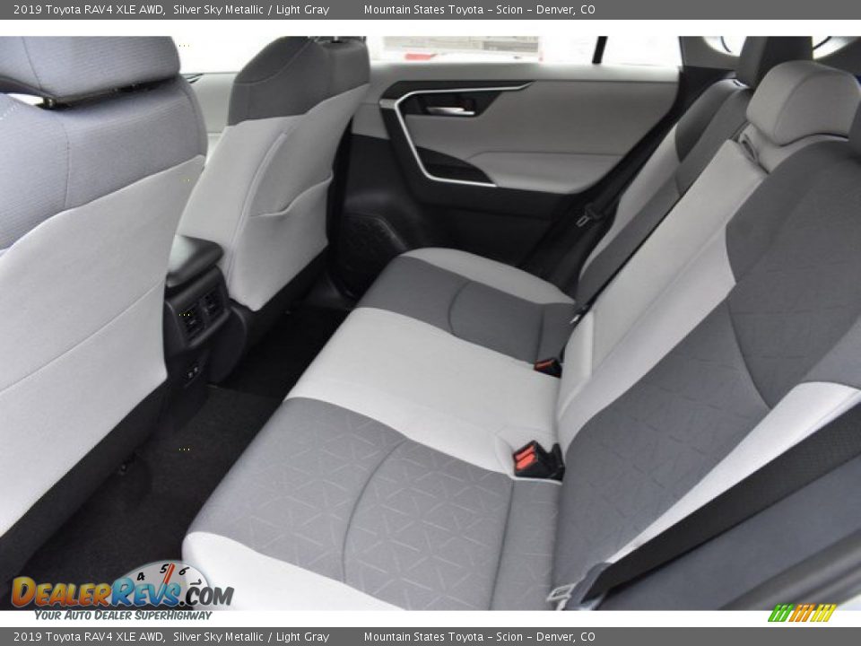 2019 Toyota RAV4 XLE AWD Silver Sky Metallic / Light Gray Photo #15
