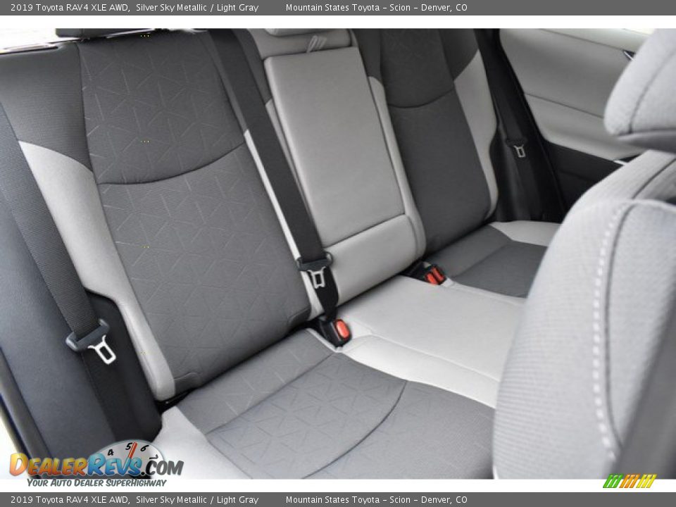 2019 Toyota RAV4 XLE AWD Silver Sky Metallic / Light Gray Photo #19