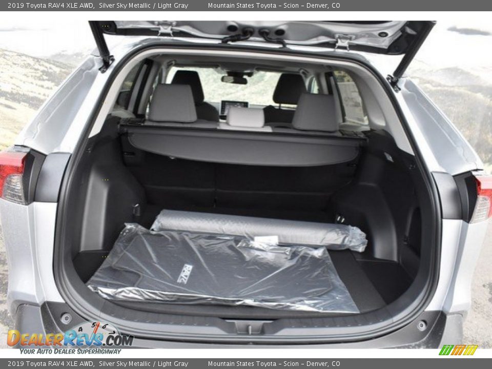 2019 Toyota RAV4 XLE AWD Silver Sky Metallic / Light Gray Photo #31
