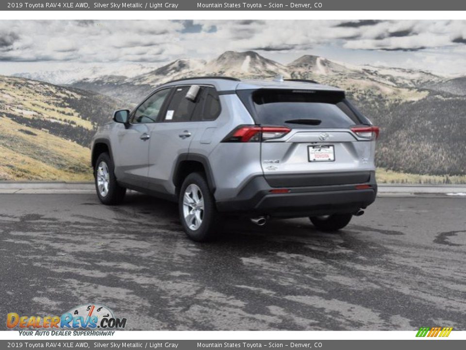 2019 Toyota RAV4 XLE AWD Silver Sky Metallic / Light Gray Photo #3