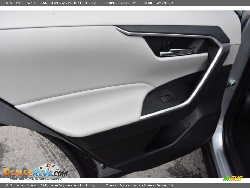 2019 Toyota RAV4 XLE AWD Silver Sky Metallic / Light Gray Photo #21