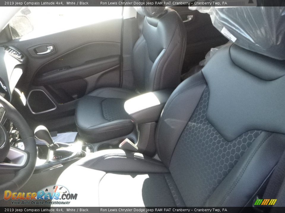 2019 Jeep Compass Latitude 4x4 White / Black Photo #13