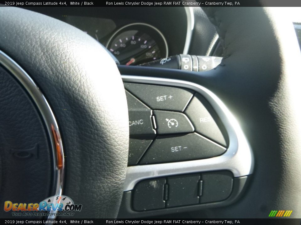 2019 Jeep Compass Latitude 4x4 White / Black Photo #17