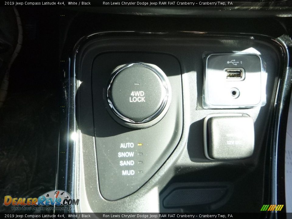 2019 Jeep Compass Latitude 4x4 White / Black Photo #19