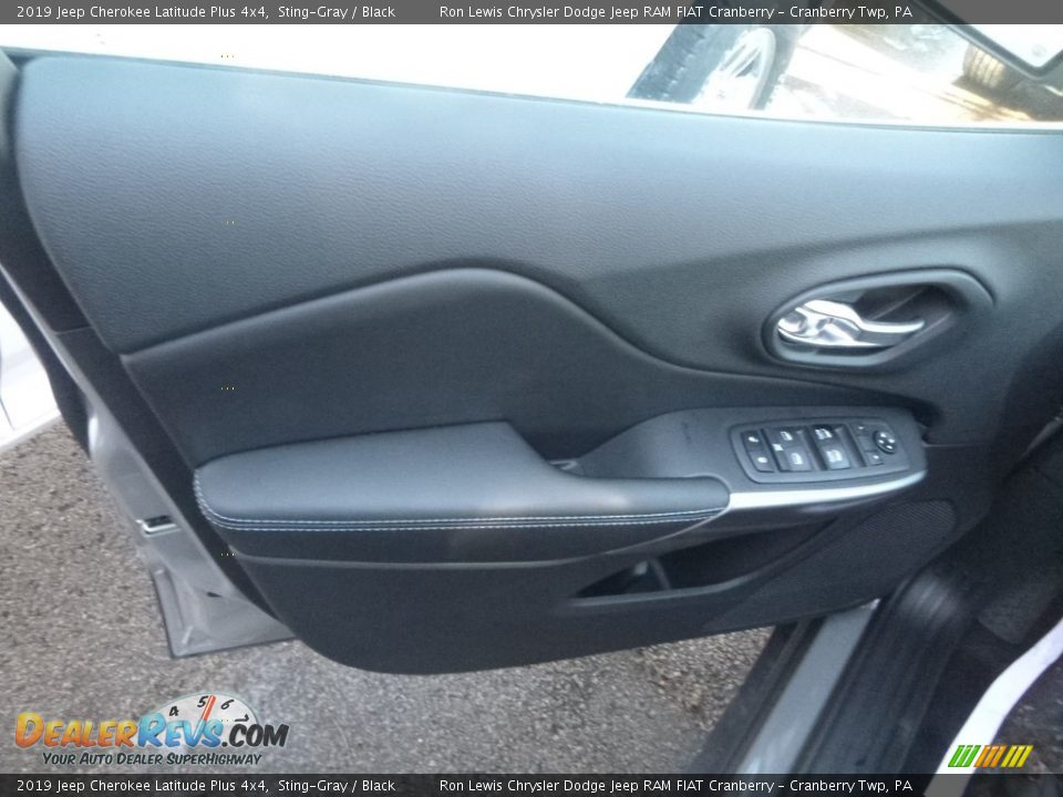 2019 Jeep Cherokee Latitude Plus 4x4 Sting-Gray / Black Photo #11