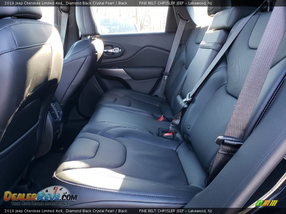 2019 Jeep Cherokee Limited 4x4 Diamond Black Crystal Pearl / Black Photo #6