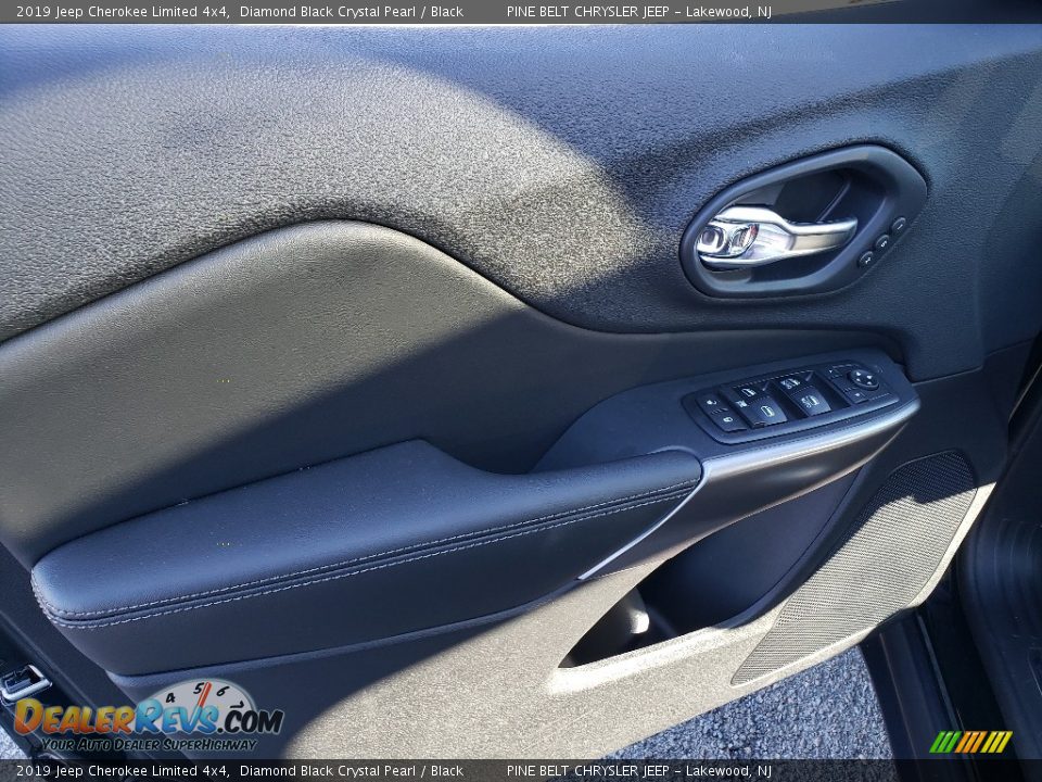 2019 Jeep Cherokee Limited 4x4 Diamond Black Crystal Pearl / Black Photo #8