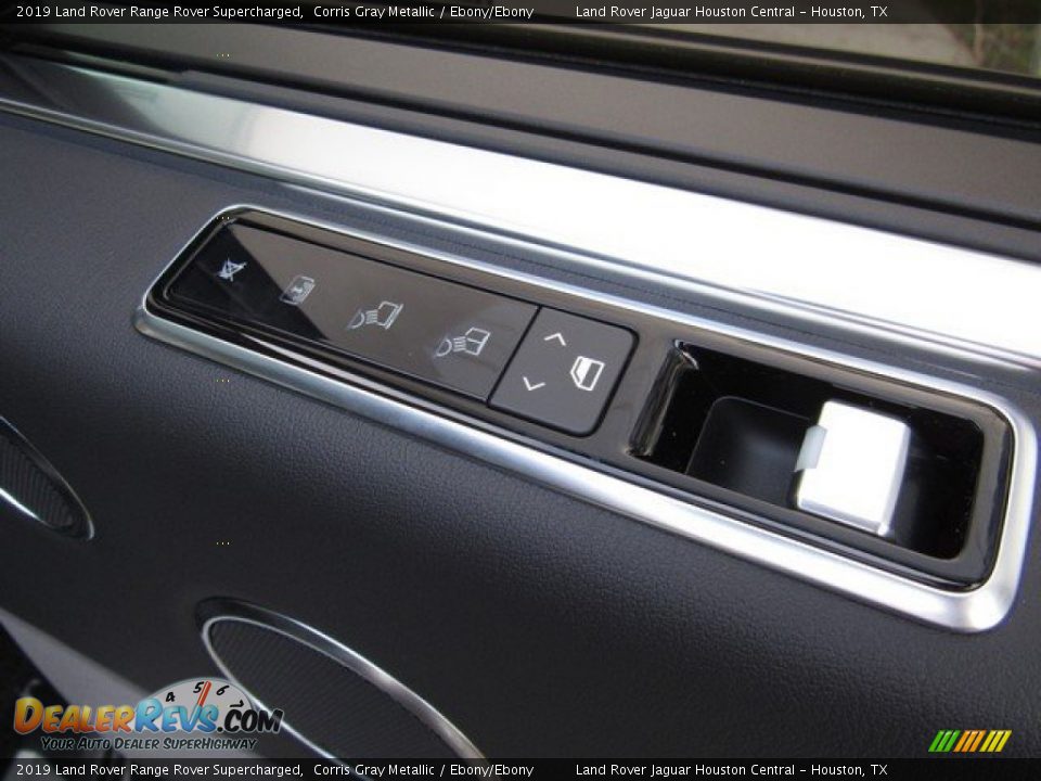 Controls of 2019 Land Rover Range Rover Supercharged Photo #24