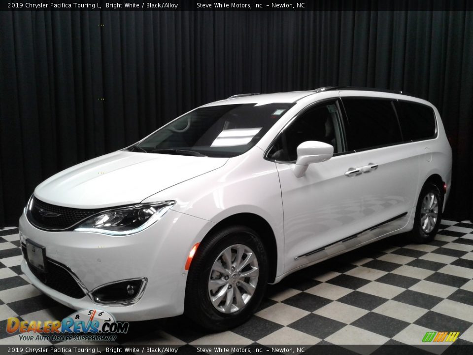 2019 Chrysler Pacifica Touring L Bright White / Black/Alloy Photo #2