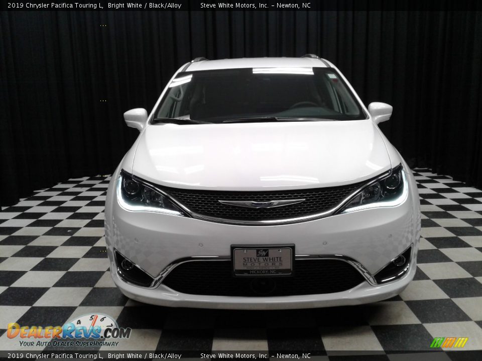 2019 Chrysler Pacifica Touring L Bright White / Black/Alloy Photo #3