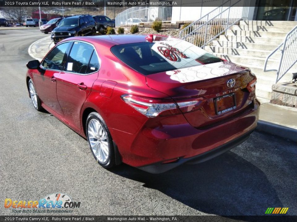 2019 Toyota Camry XLE Ruby Flare Pearl / Black Photo #4