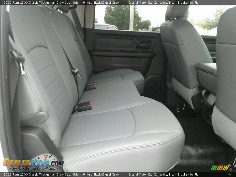 2019 Ram 1500 Classic Tradesman Crew Cab Bright White / Black/Diesel Gray Photo #11
