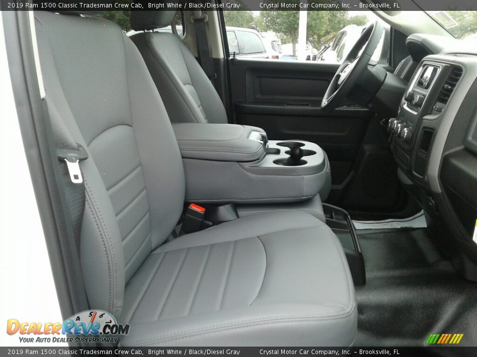 2019 Ram 1500 Classic Tradesman Crew Cab Bright White / Black/Diesel Gray Photo #12