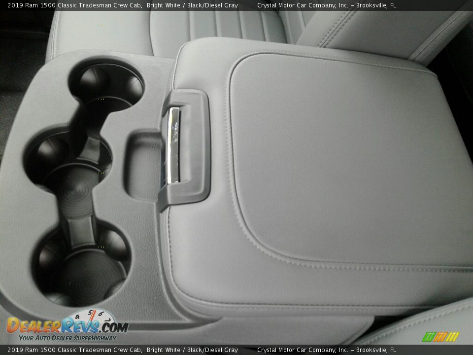 2019 Ram 1500 Classic Tradesman Crew Cab Bright White / Black/Diesel Gray Photo #18