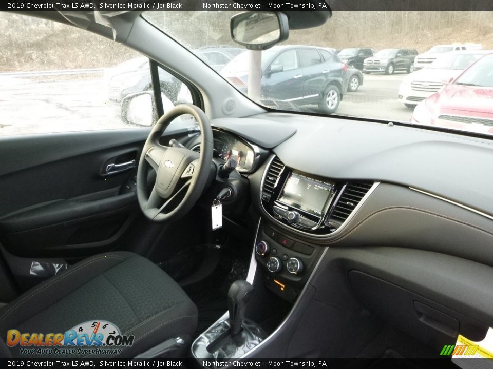2019 Chevrolet Trax LS AWD Silver Ice Metallic / Jet Black Photo #11