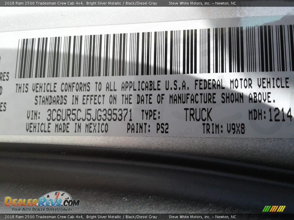 2018 Ram 2500 Tradesman Crew Cab 4x4 Bright Silver Metallic / Black/Diesel Gray Photo #28