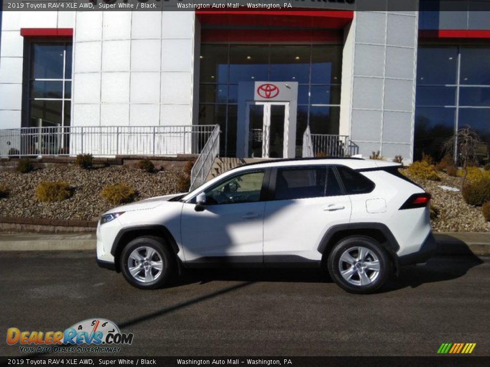 2019 Toyota RAV4 XLE AWD Super White / Black Photo #2