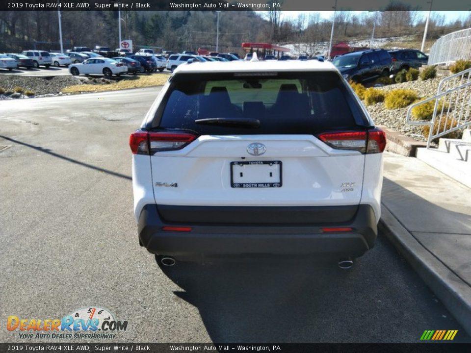 2019 Toyota RAV4 XLE AWD Super White / Black Photo #4