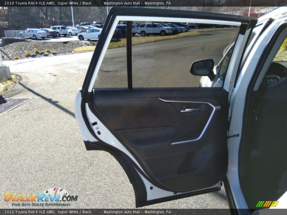 2019 Toyota RAV4 XLE AWD Super White / Black Photo #15