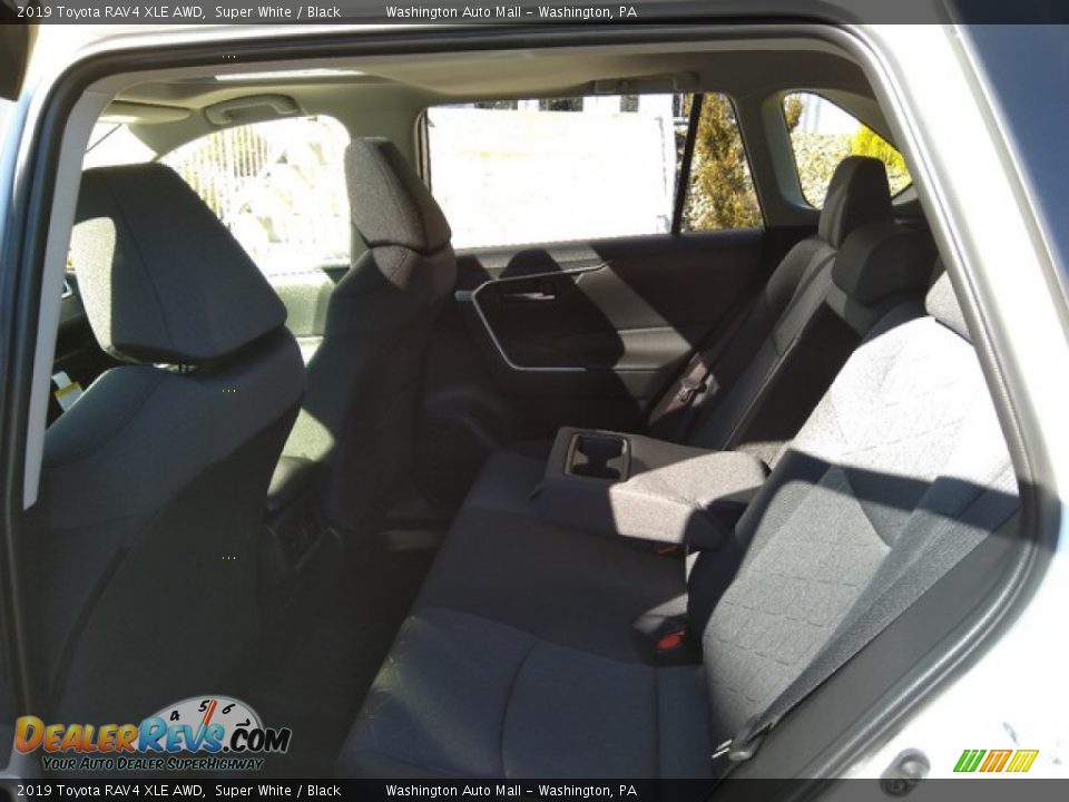 2019 Toyota RAV4 XLE AWD Super White / Black Photo #17