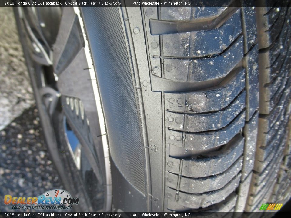 2018 Honda Civic EX Hatchback Crystal Black Pearl / Black/Ivory Photo #10