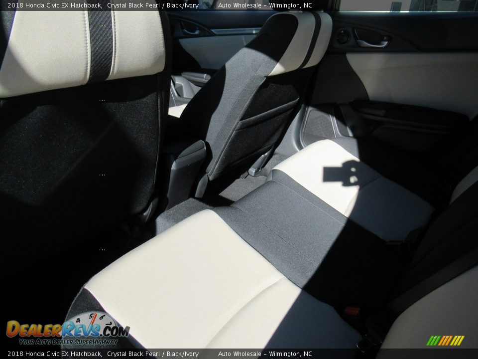 2018 Honda Civic EX Hatchback Crystal Black Pearl / Black/Ivory Photo #12