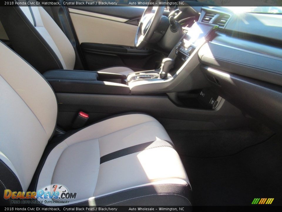 2018 Honda Civic EX Hatchback Crystal Black Pearl / Black/Ivory Photo #13