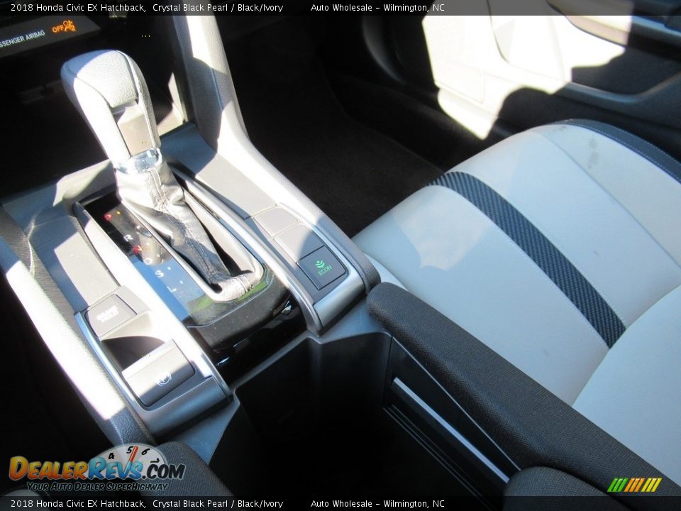 2018 Honda Civic EX Hatchback Crystal Black Pearl / Black/Ivory Photo #20