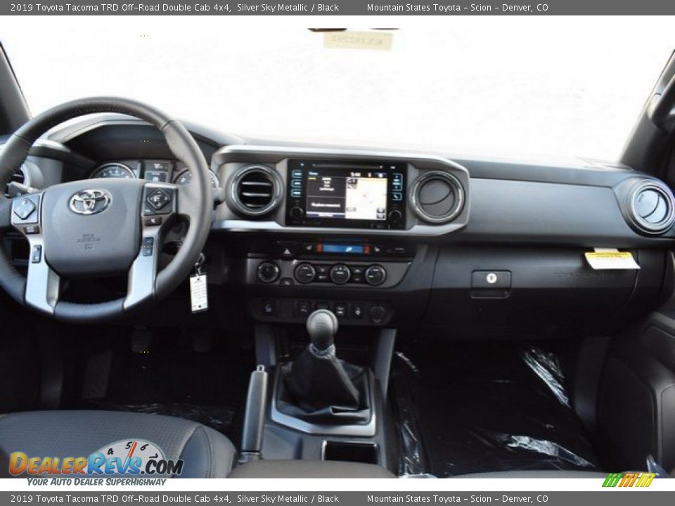 Dashboard of 2019 Toyota Tacoma TRD Off-Road Double Cab 4x4 Photo #8