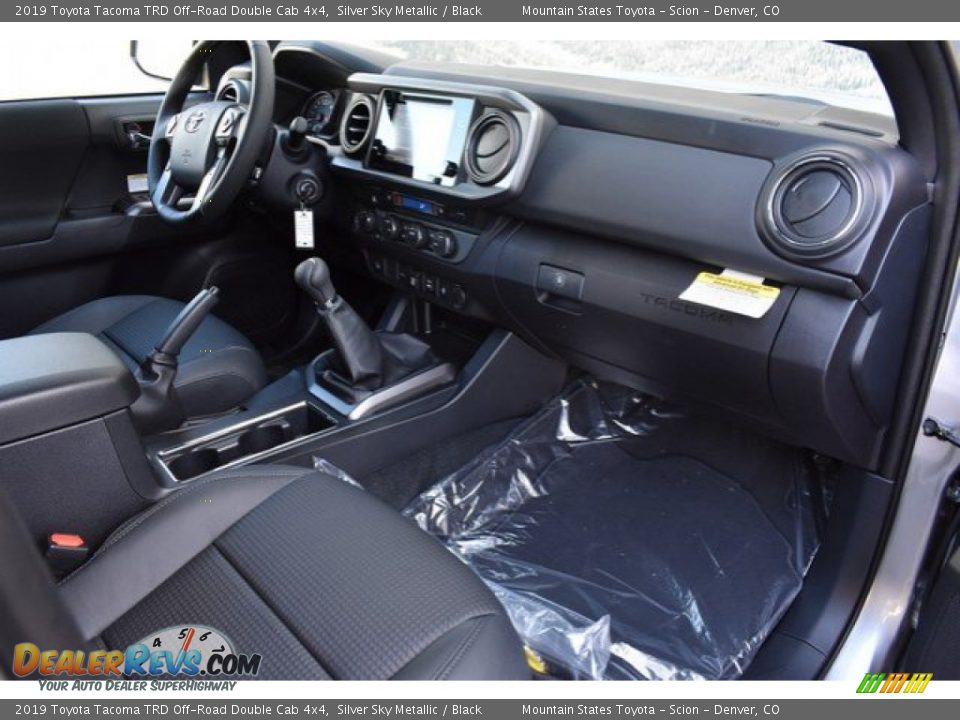 Front Seat of 2019 Toyota Tacoma TRD Off-Road Double Cab 4x4 Photo #11