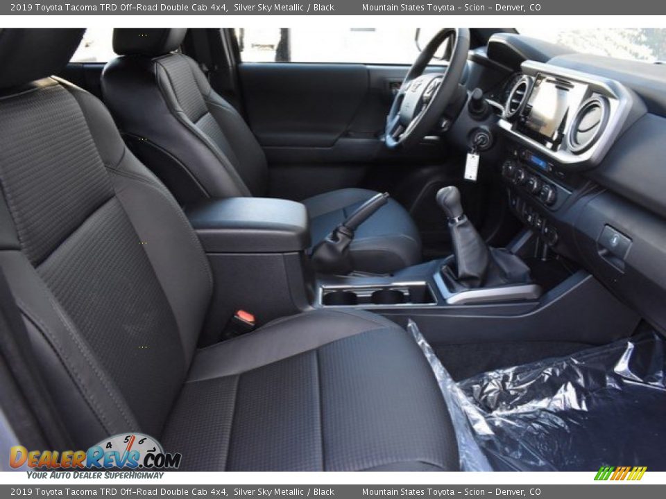 Front Seat of 2019 Toyota Tacoma TRD Off-Road Double Cab 4x4 Photo #12