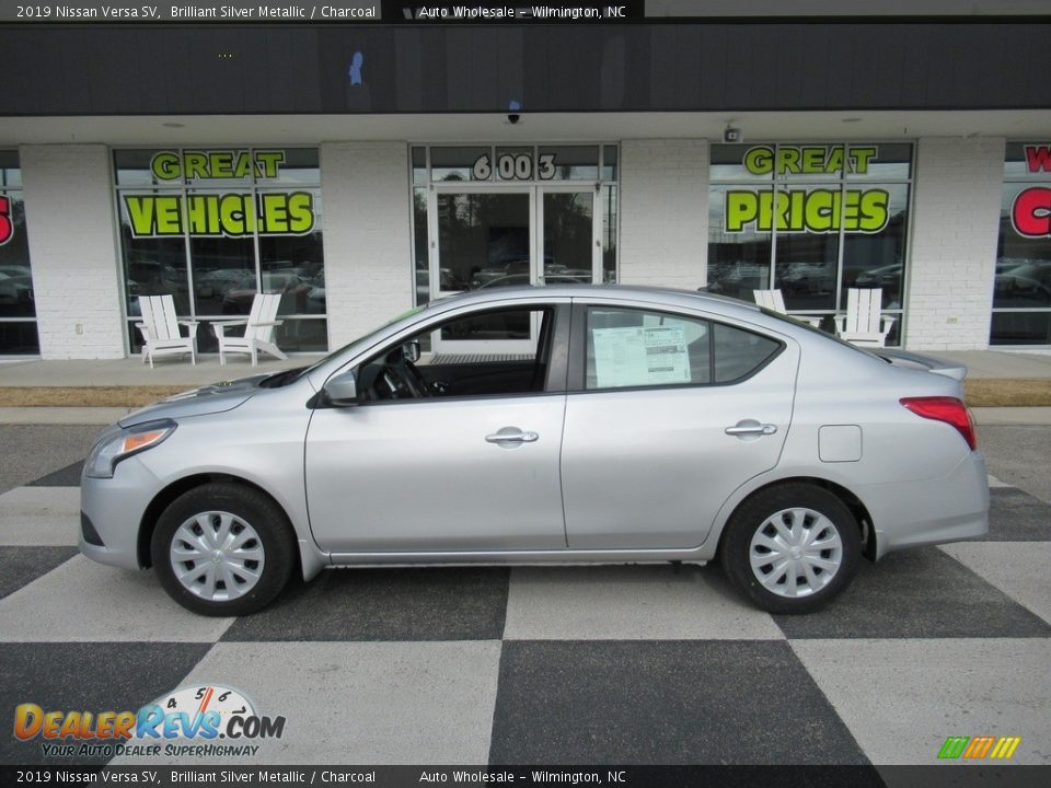 2019 Nissan Versa SV Brilliant Silver Metallic / Charcoal Photo #1