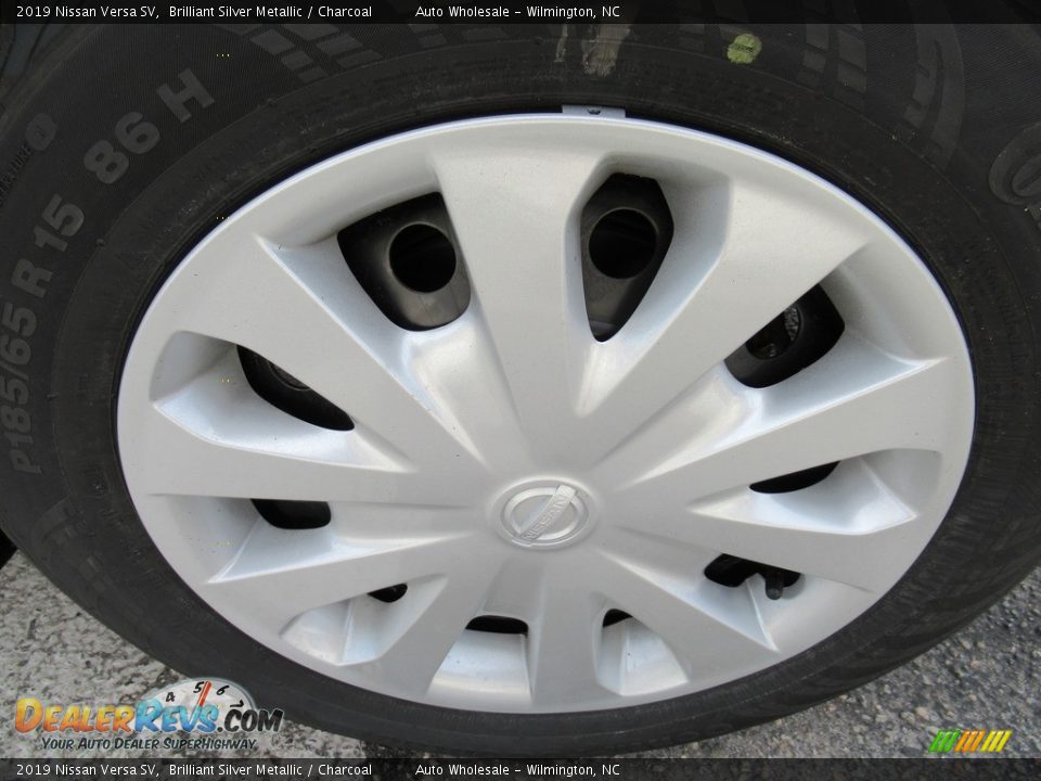 2019 Nissan Versa SV Brilliant Silver Metallic / Charcoal Photo #7