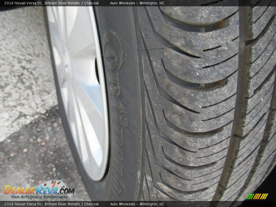 2019 Nissan Versa SV Brilliant Silver Metallic / Charcoal Photo #8