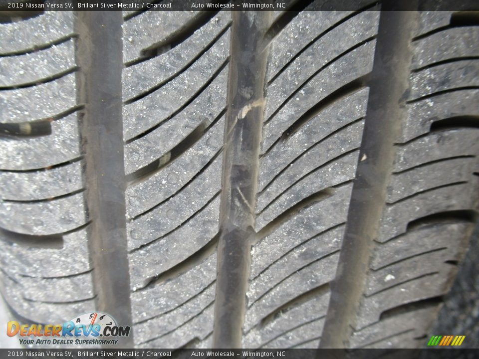 2019 Nissan Versa SV Brilliant Silver Metallic / Charcoal Photo #9