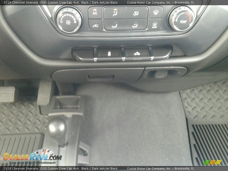 2018 Chevrolet Silverado 1500 Custom Crew Cab 4x4 Black / Dark Ash/Jet Black Photo #16