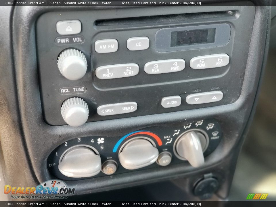 2004 Pontiac Grand Am SE Sedan Summit White / Dark Pewter Photo #21