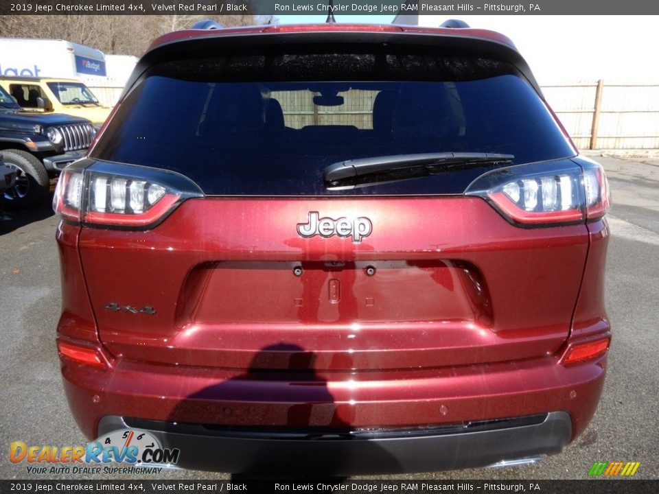 2019 Jeep Cherokee Limited 4x4 Velvet Red Pearl / Black Photo #4