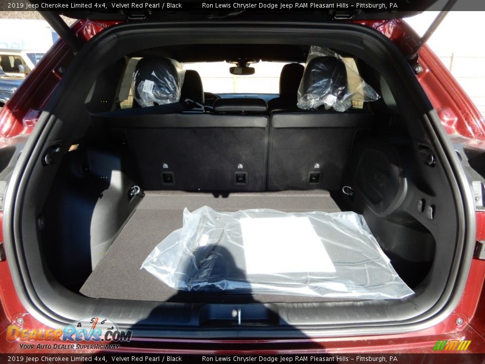 2019 Jeep Cherokee Limited 4x4 Velvet Red Pearl / Black Photo #5