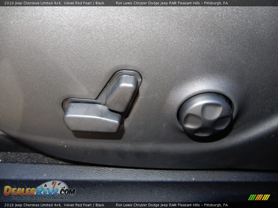 2019 Jeep Cherokee Limited 4x4 Velvet Red Pearl / Black Photo #16