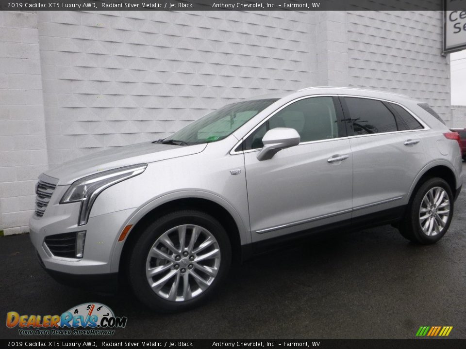 2019 Cadillac XT5 Luxury AWD Radiant Silver Metallic / Jet Black Photo #2