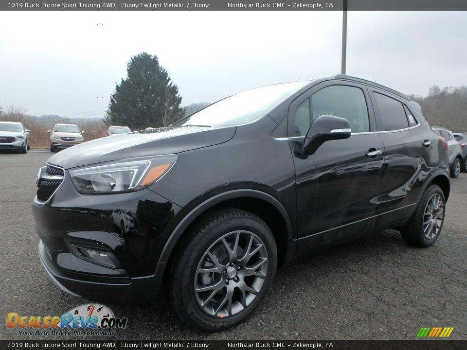 Front 3/4 View of 2019 Buick Encore Sport Touring AWD Photo #1