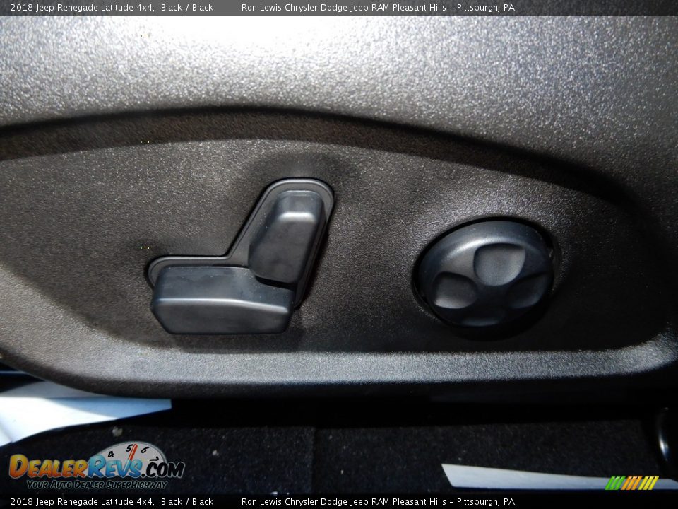 2018 Jeep Renegade Latitude 4x4 Black / Black Photo #16