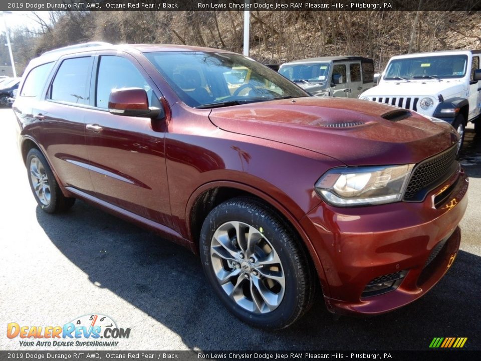 Front 3/4 View of 2019 Dodge Durango R/T AWD Photo #8