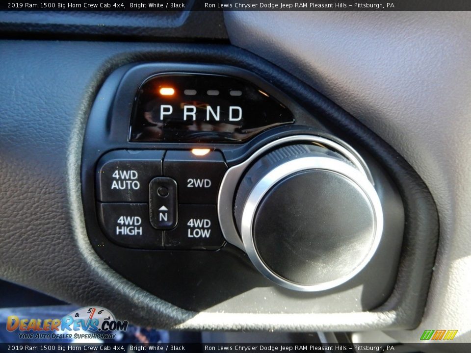 2019 Ram 1500 Big Horn Crew Cab 4x4 Bright White / Black Photo #17