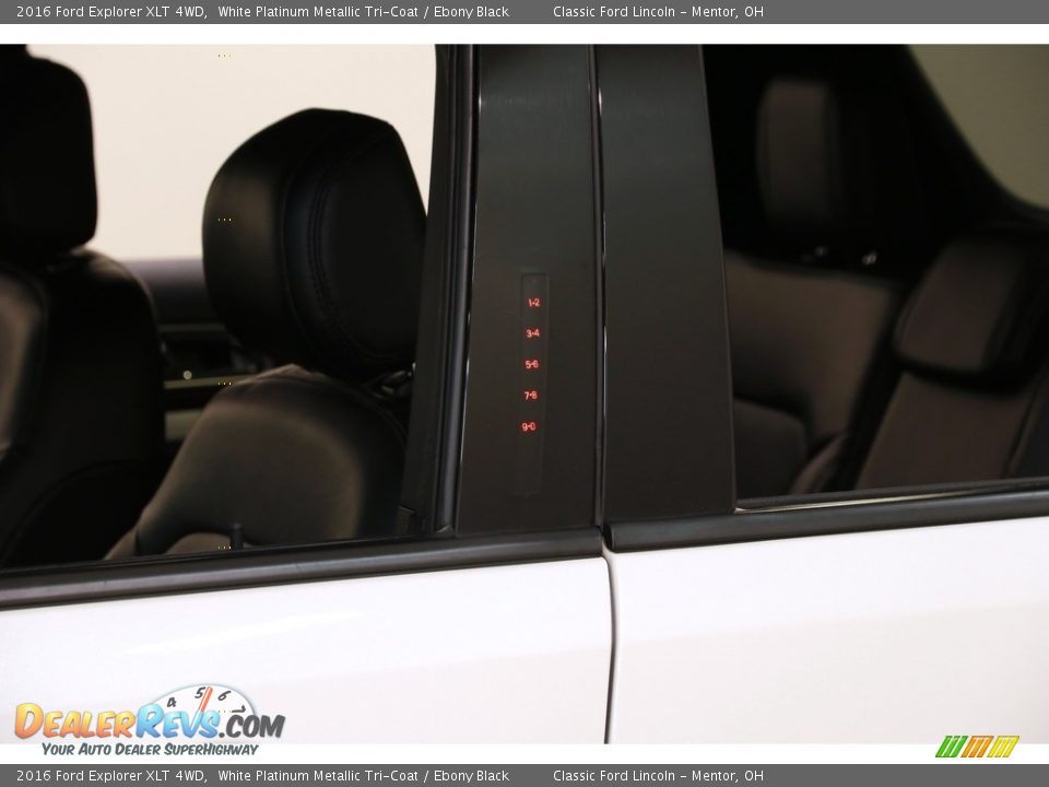 2016 Ford Explorer XLT 4WD White Platinum Metallic Tri-Coat / Ebony Black Photo #4
