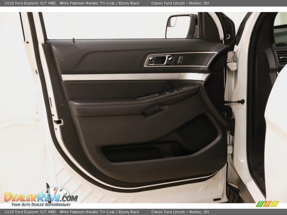 2016 Ford Explorer XLT 4WD White Platinum Metallic Tri-Coat / Ebony Black Photo #5