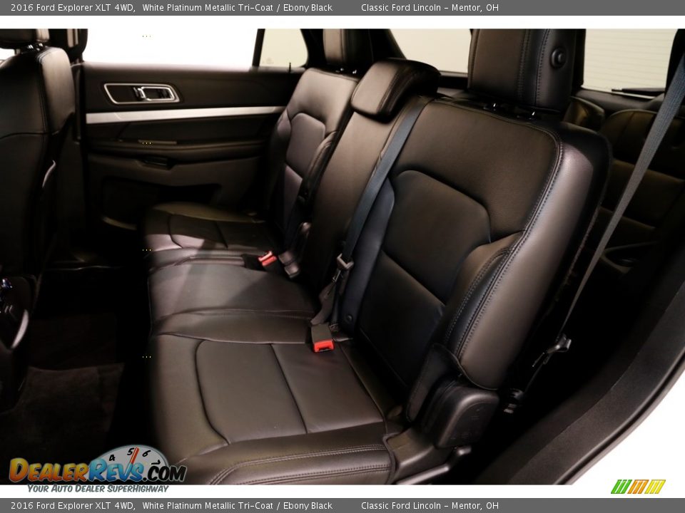 2016 Ford Explorer XLT 4WD White Platinum Metallic Tri-Coat / Ebony Black Photo #20