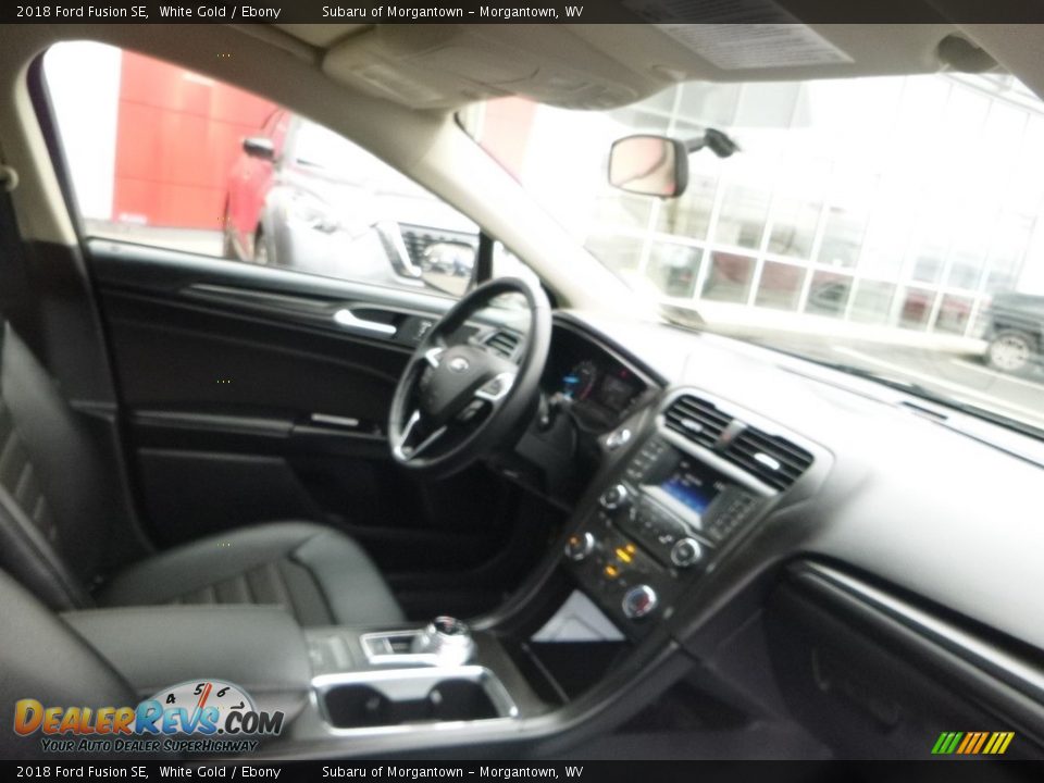 2018 Ford Fusion SE White Gold / Ebony Photo #11