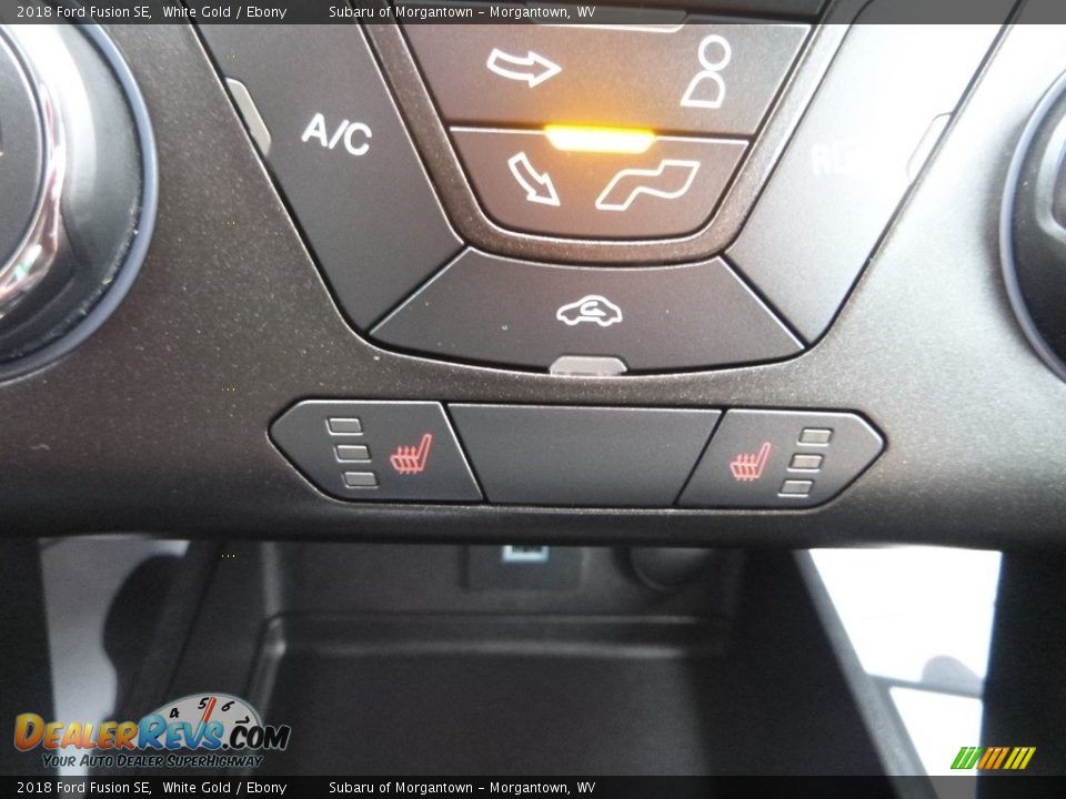 2018 Ford Fusion SE White Gold / Ebony Photo #17